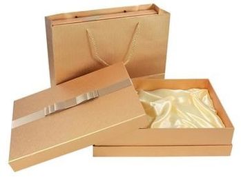 Boîte-cadeau rigides de carton de boîte recyclable de boutique pour les bijoux pendants